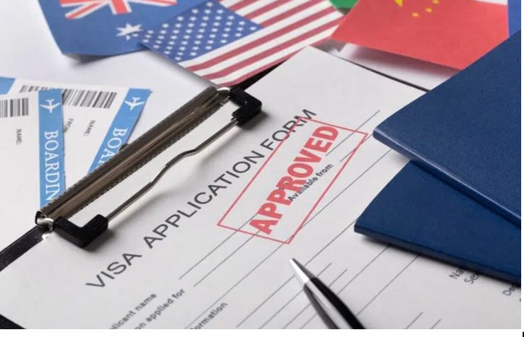 EE UU endurece políticas migratorias: Fianzas de 15 mil dólares para venezolanos y fin de la privacidad en las redes sociales