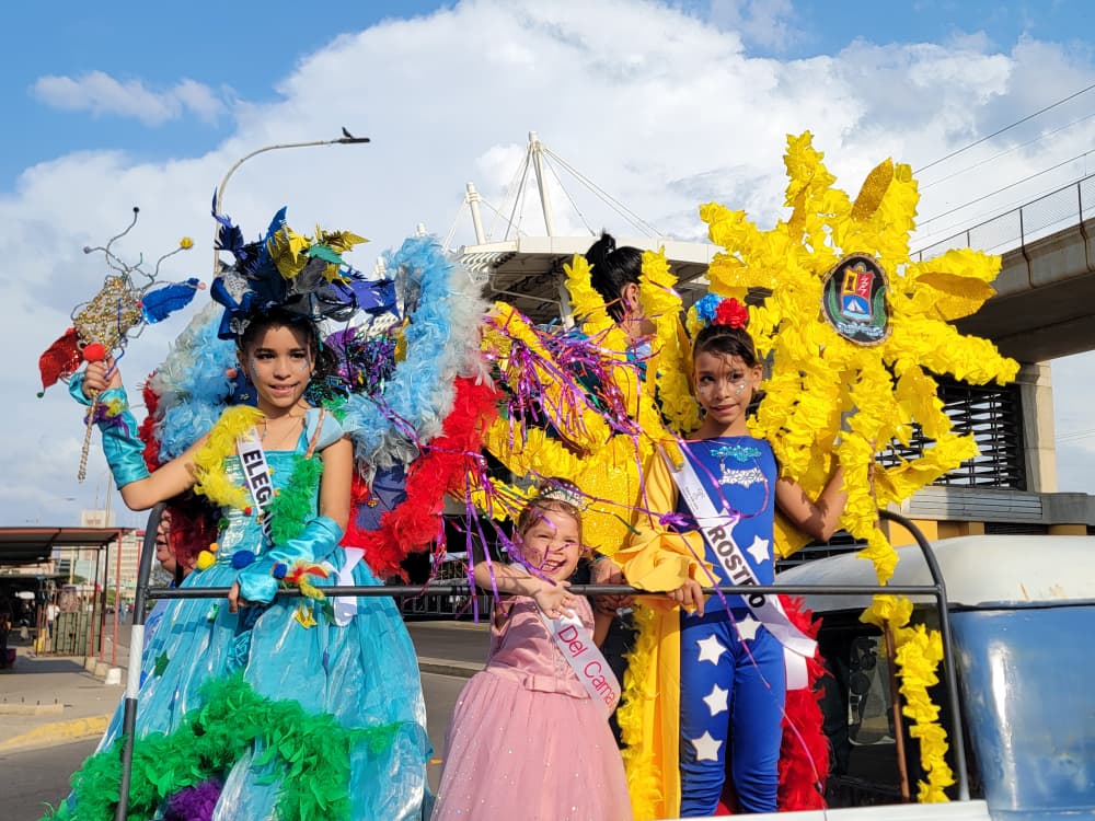 Colorido y alegre: Empezó el desfile de Carnaval en la avenida Libertador de Maracaibo