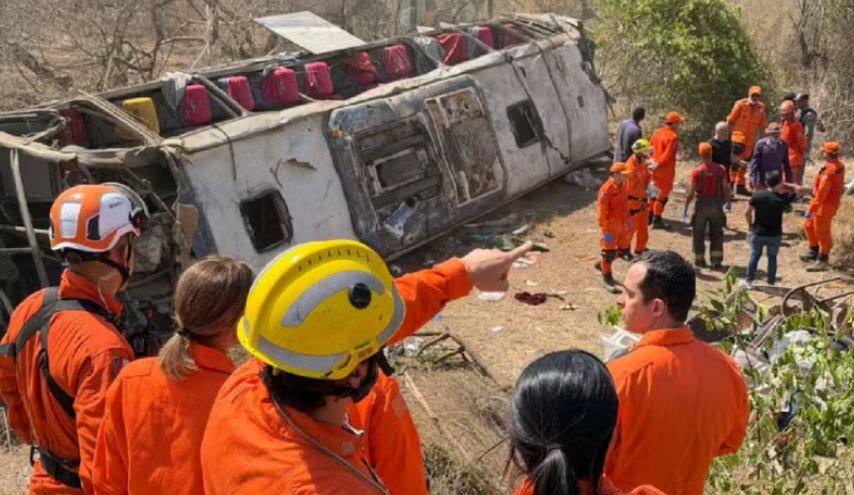 Reportan 15 muertos tras accidente de autobús con peregrinos en Brasil