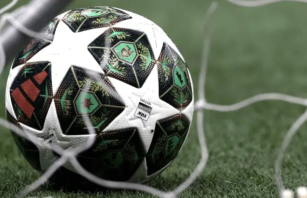 Inician los playoffs de la Champions con cuatro juegos hacia los octavos de final