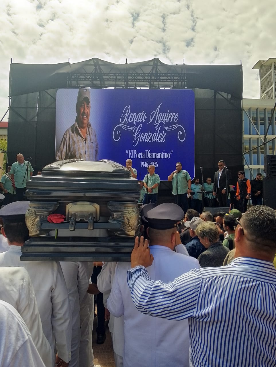 Un cuatrista de primera y maestro de gaiteros: Renato Aguirre ya canta 