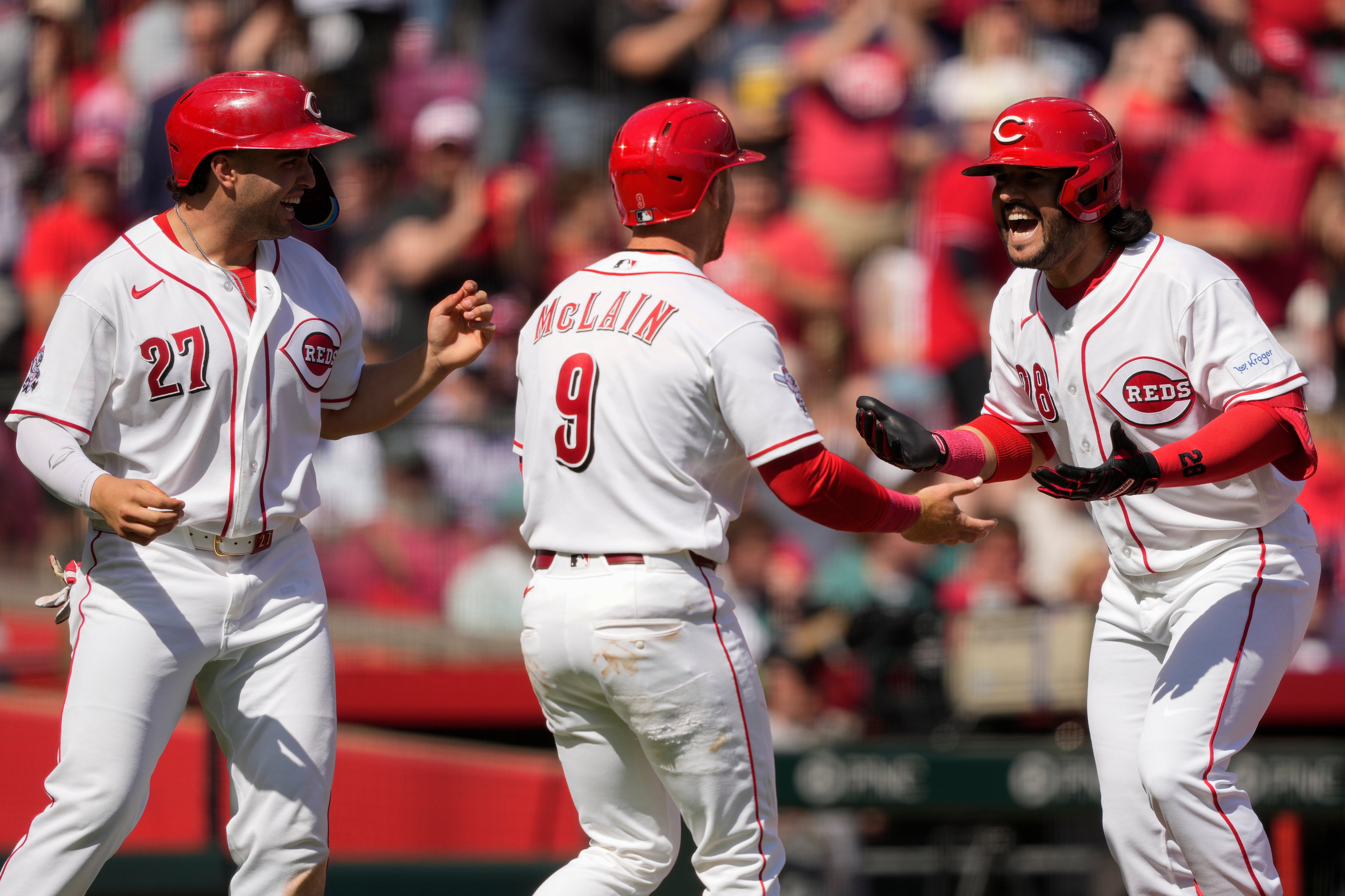 Eugenio Suárez hace retumbar Cincinnati con su primer cuadrangular de la temporada