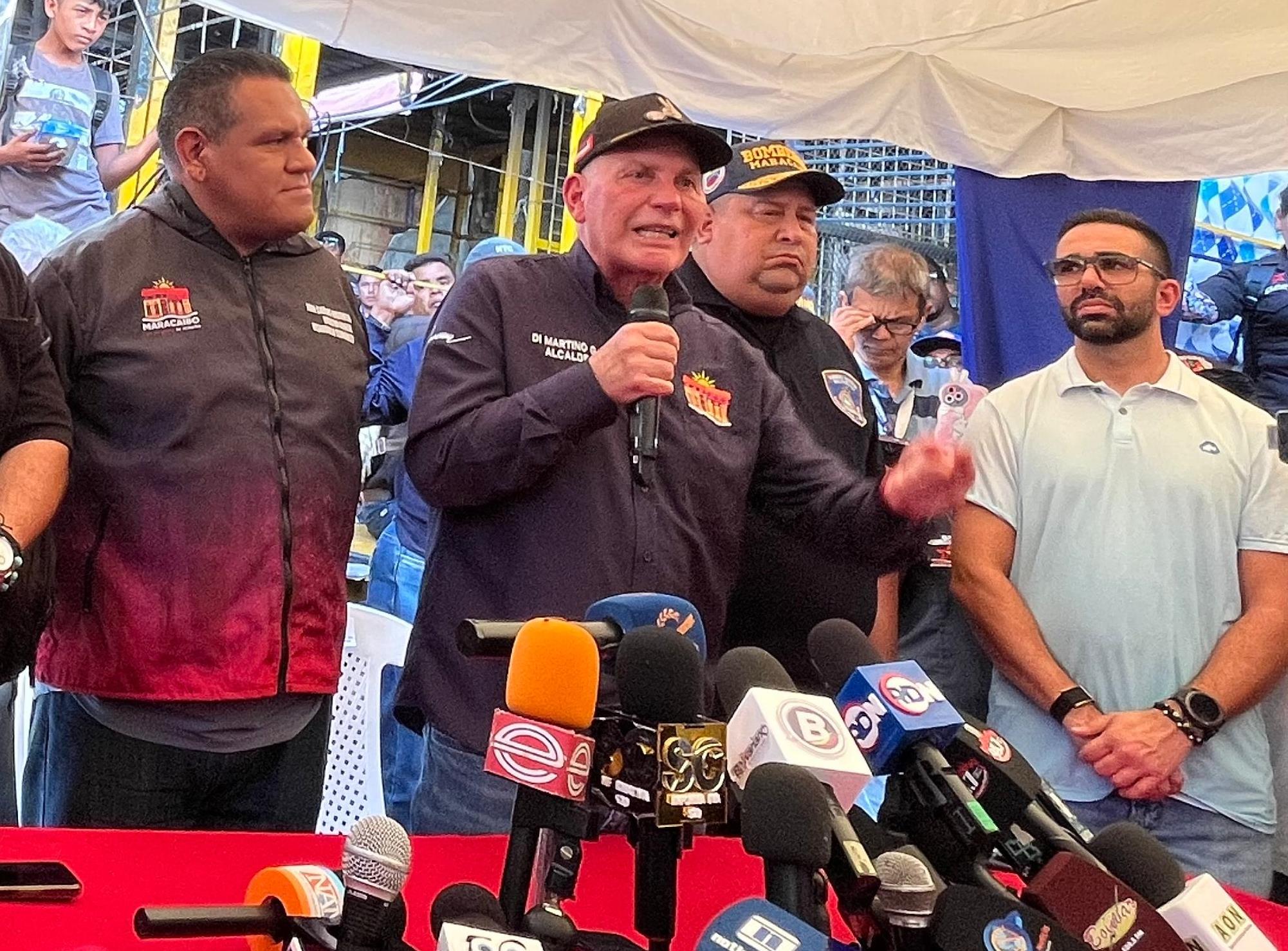 Tras entrega de apoyo a comerciantes del Callejón de los Pobres, alcalde Di Martino invitó a Juan Pablo Guanipa a trabajar por la ciudad