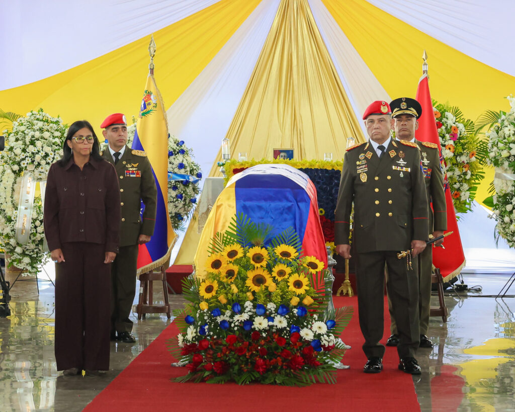 Presidenta (E) Delcy Rodríguez encabezó el acto de Capilla Ardiente en homenaje al coronel Helmer David Prato Veloz