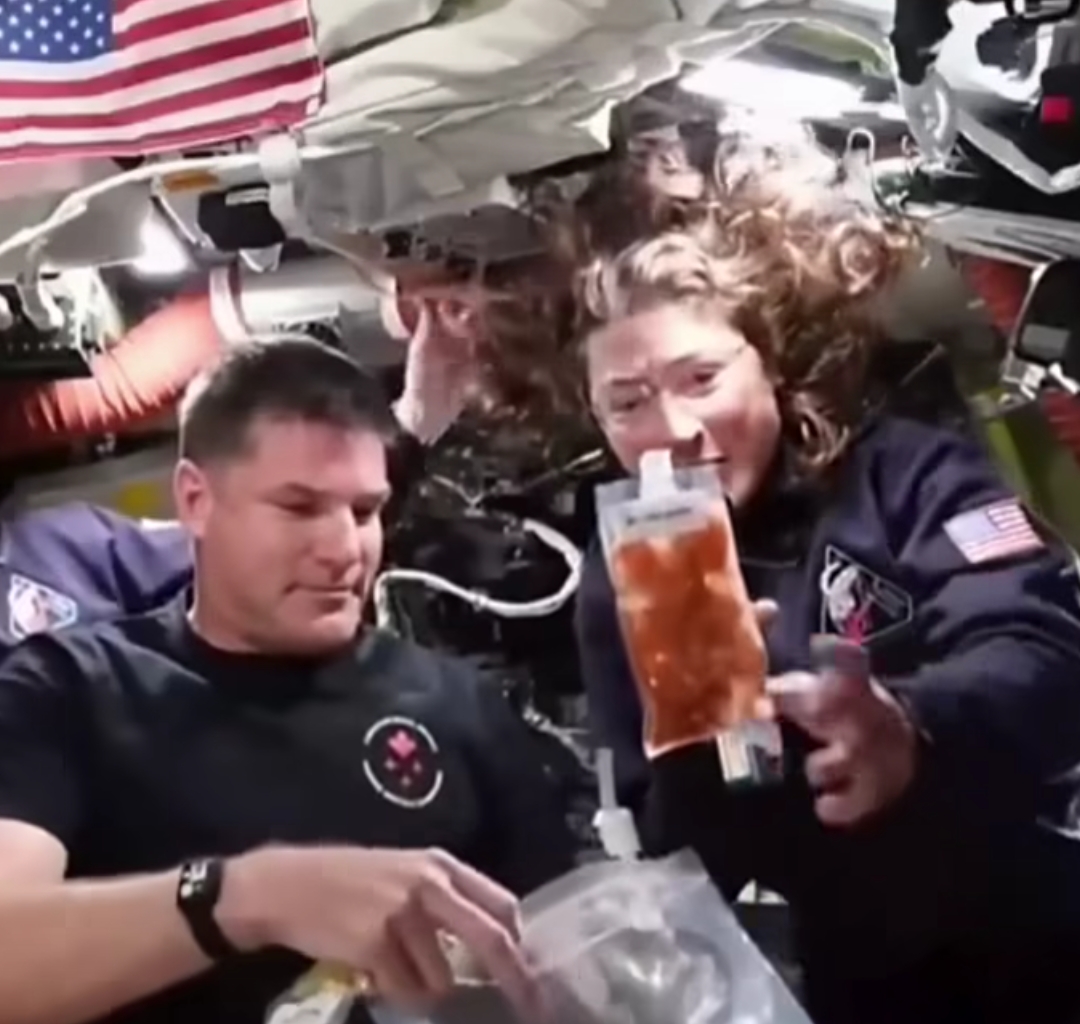 Macarrones con queso en la Luna: Esto es lo que comen los astronautas de Artemis II