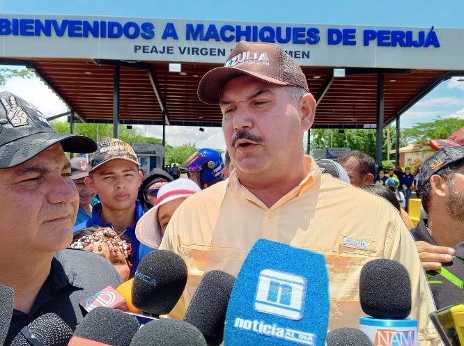 Gobernador Luis Caldera entregó rehabilitados 50 Km de vialidad en Machiques de Perijá
