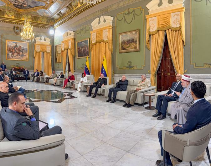 Presidenta (E) Delcy Rodríguez encabezó reunión con líderes de comunidades religiosas para fortalecer el Programa por la Paz y la Convivencia Democrática