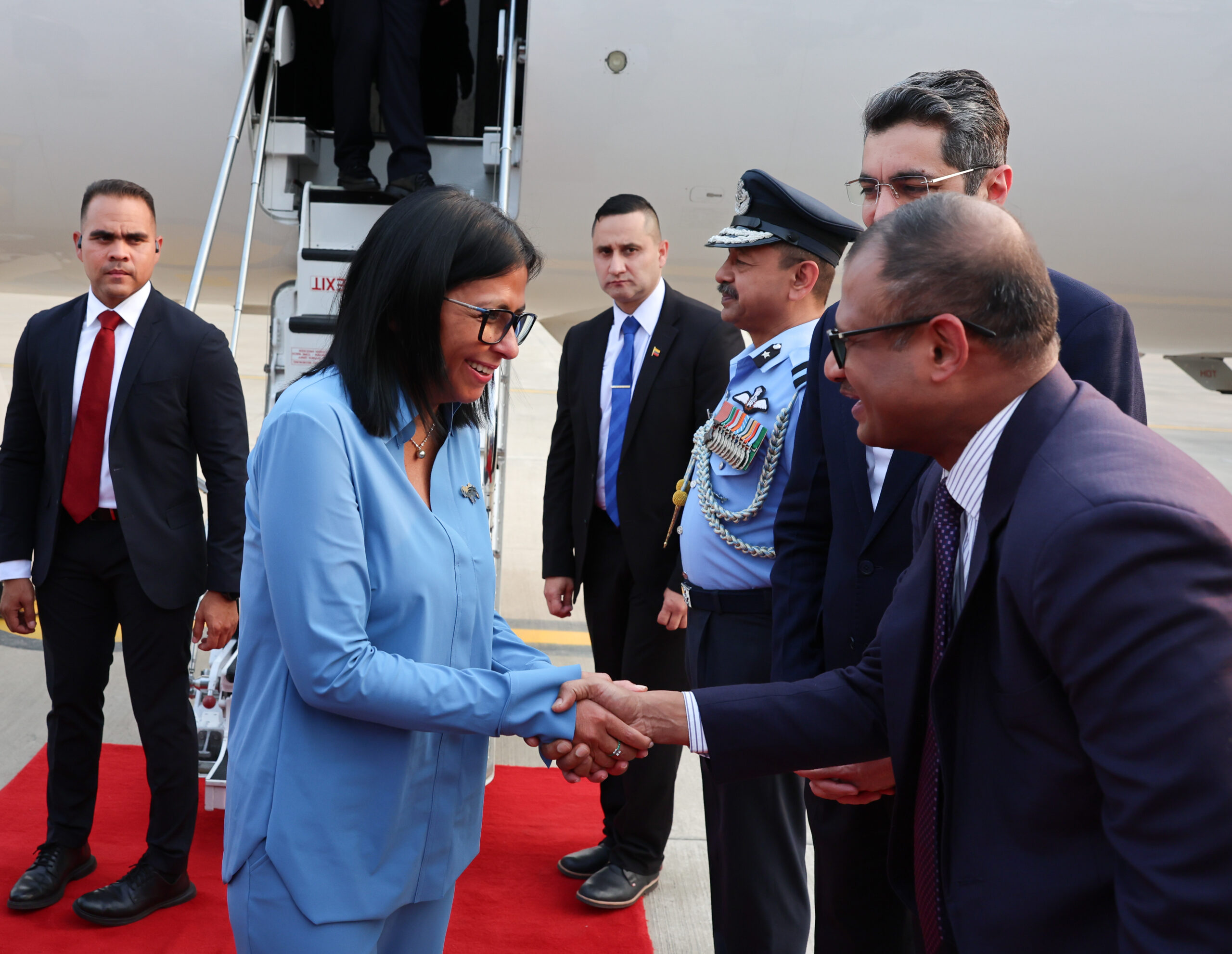 Presidenta (E) Delcy Rodríguez inició su visita oficial a la India