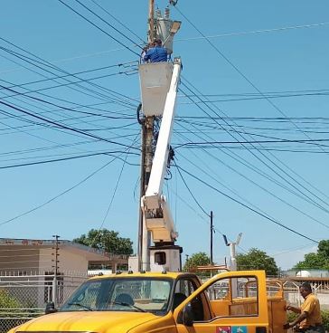 Plan de Iluminación de la Gobernación del Zulia rehabilita el alumbrado de la Av. Delicias y otros puntos viales de Maracaibo
